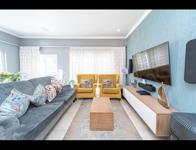 3 BEDROOM TOWNHOUSE FOR SALE IN BEACON BAY